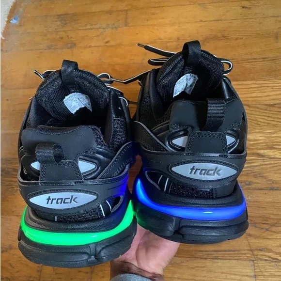 希少★関税込【BALENCIAGA】LEDTrackスニーカーBlack led BALENCIAGA TRACK(バレンシアガ トラック) - 海外通販のBUYMA